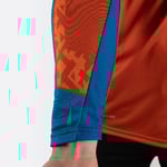 Long Sleeve Raglan Cut