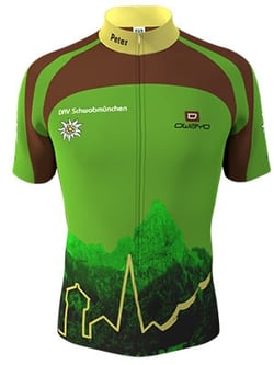 Ein maßgeschneidertes grünes Radtrikot mit braunen Akzenten, einem Bergmotiv und dem Namen 'Peter' auf dem Kragen.
