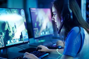 DOTA 2, Counter Strike, LoL & Co.