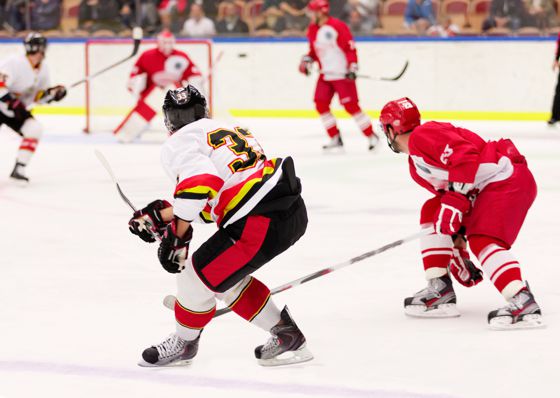 Eishockey-Teams während eines Spiels.