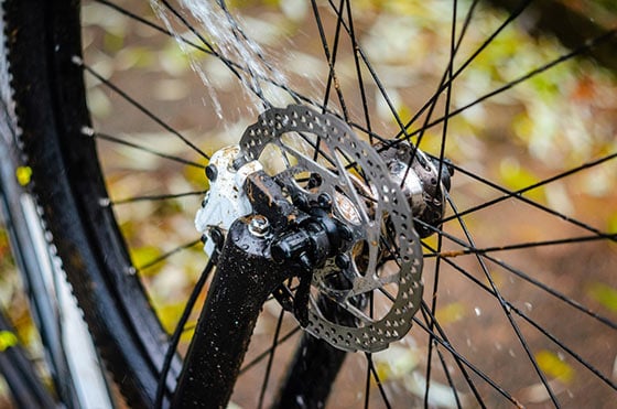 cleaning bike disc brakes