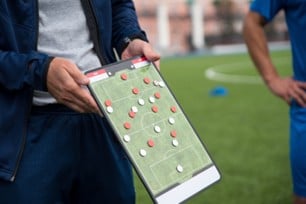 Spielsysteme im Fußball: Definition und Beispiele