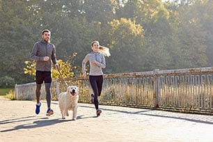 Joggen mit Hund: Das rät die Tiermedizinerin