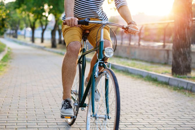 leisure-cyclist in the sun