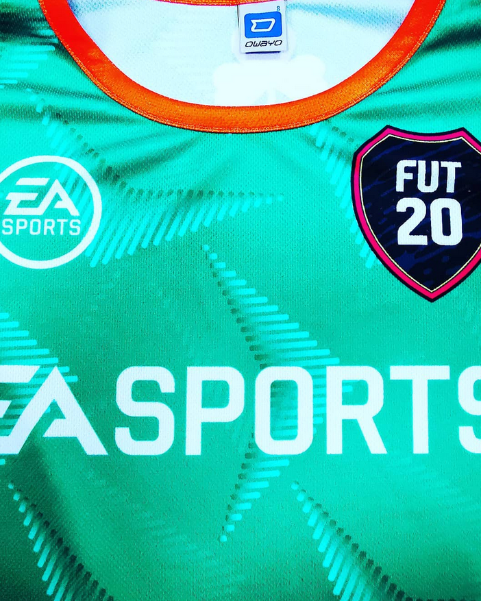 Create your own eSports jersey in our 3D kit designer 