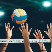 Volleybalspeler in zelfontworpen owayo-volleybalshirt